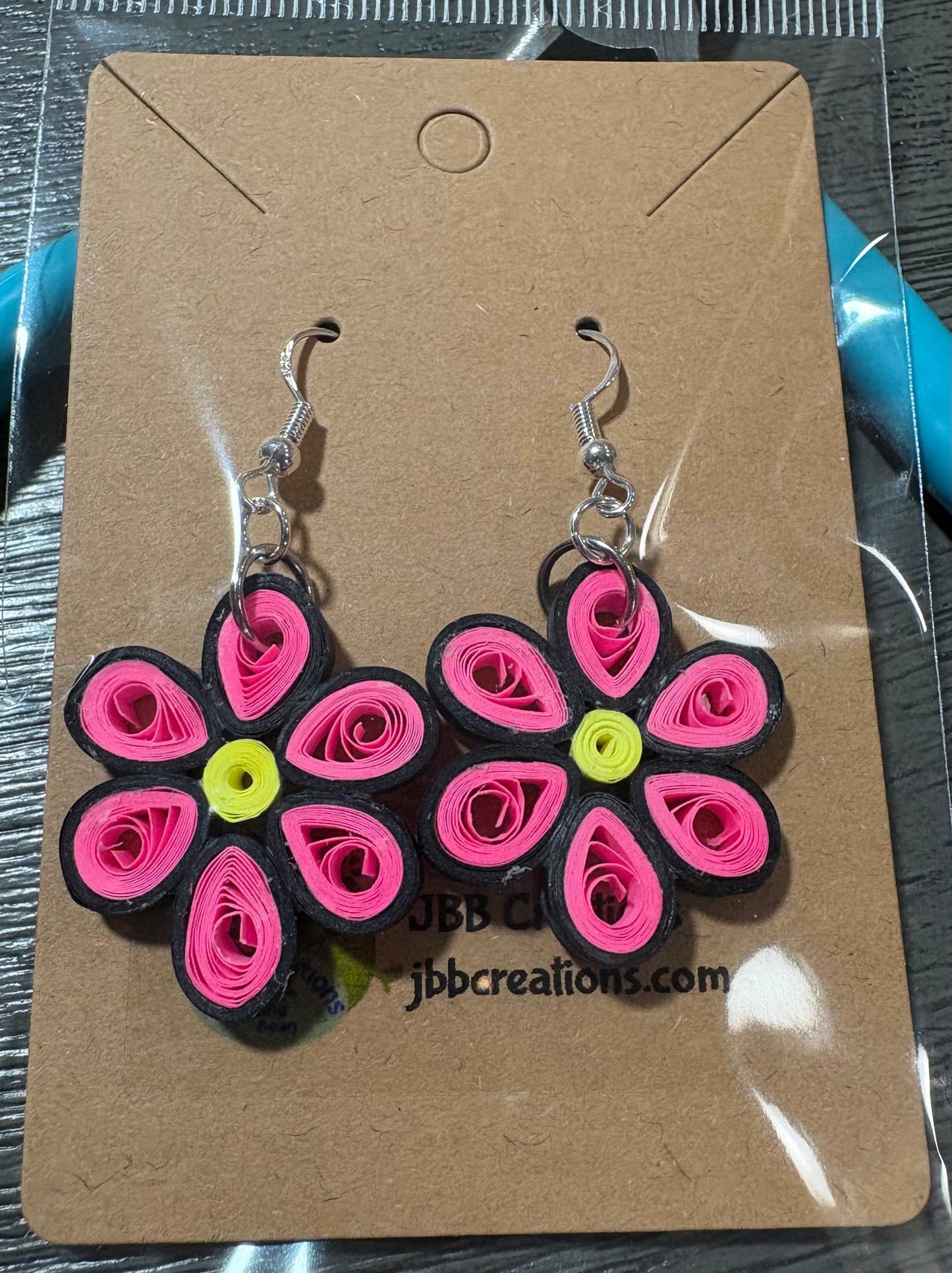 Pink flower paper quilled earrings