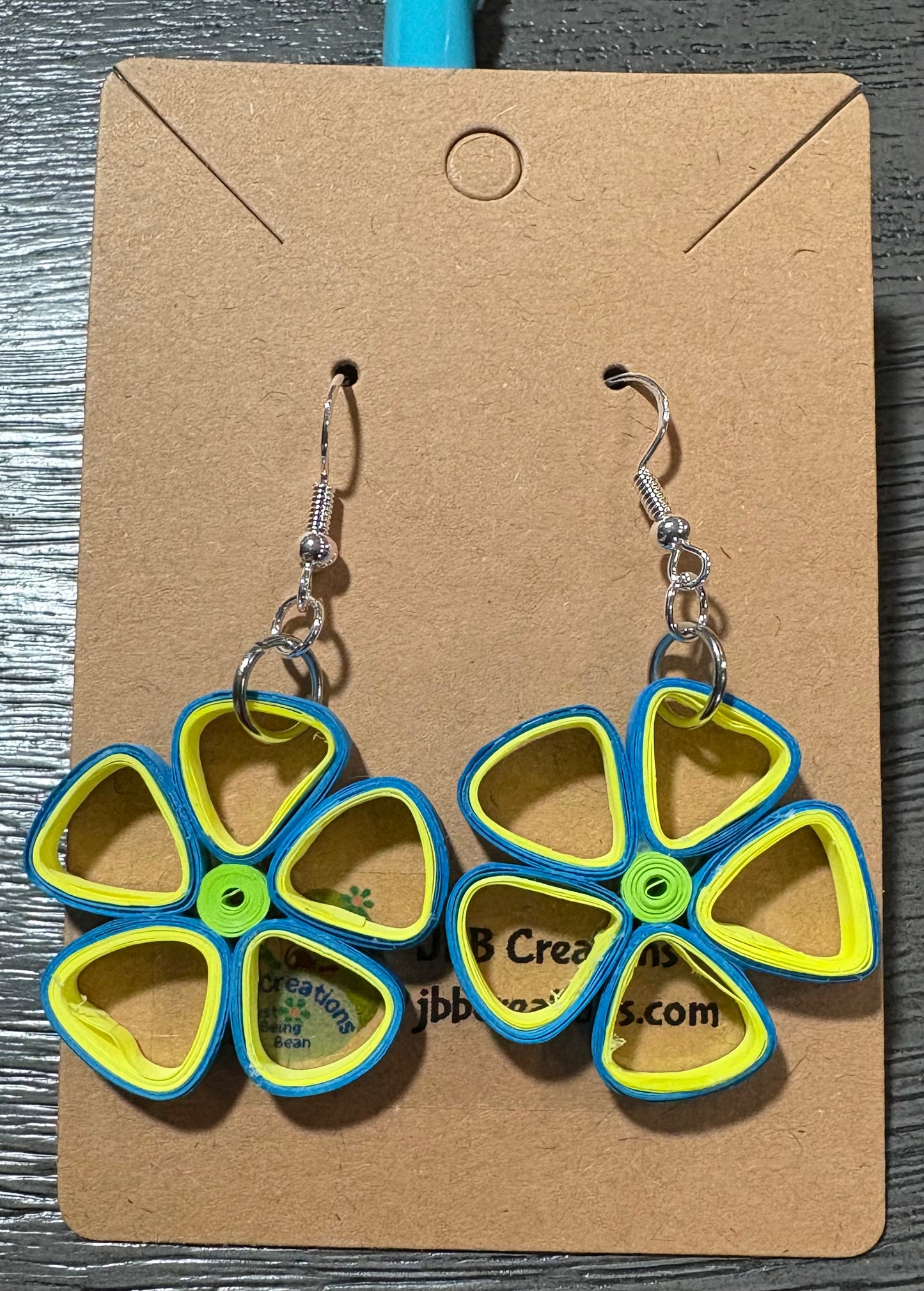 Flower paper quilled earrings